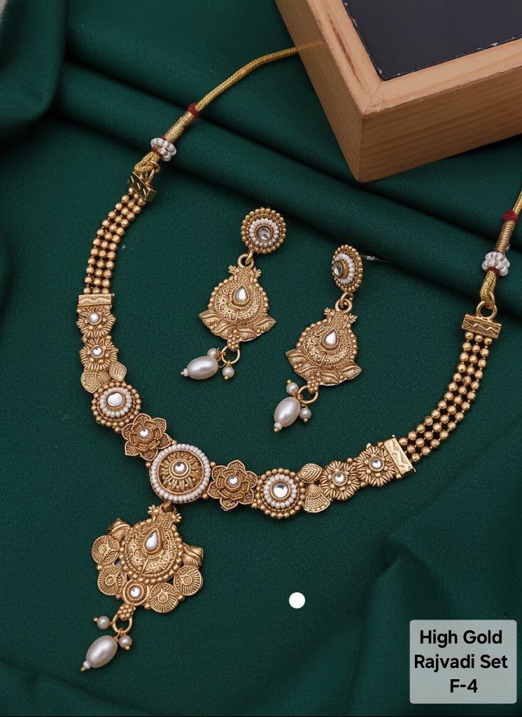 Gold plated rajvadi set