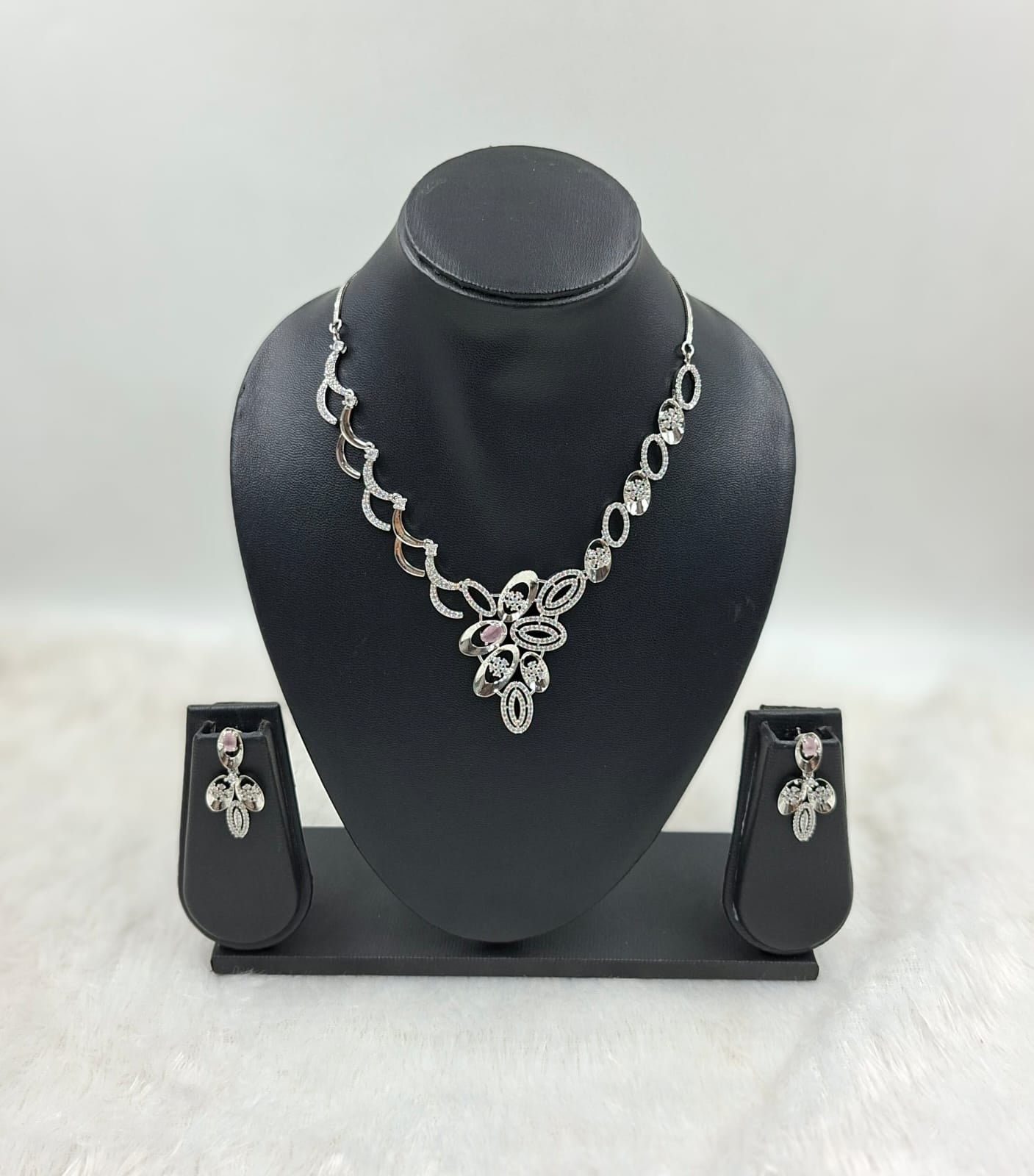 Womens and girls necklace set for weddding