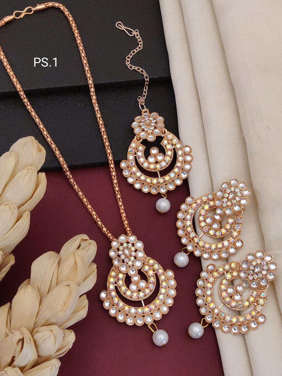 Pearl gold plated necklace set