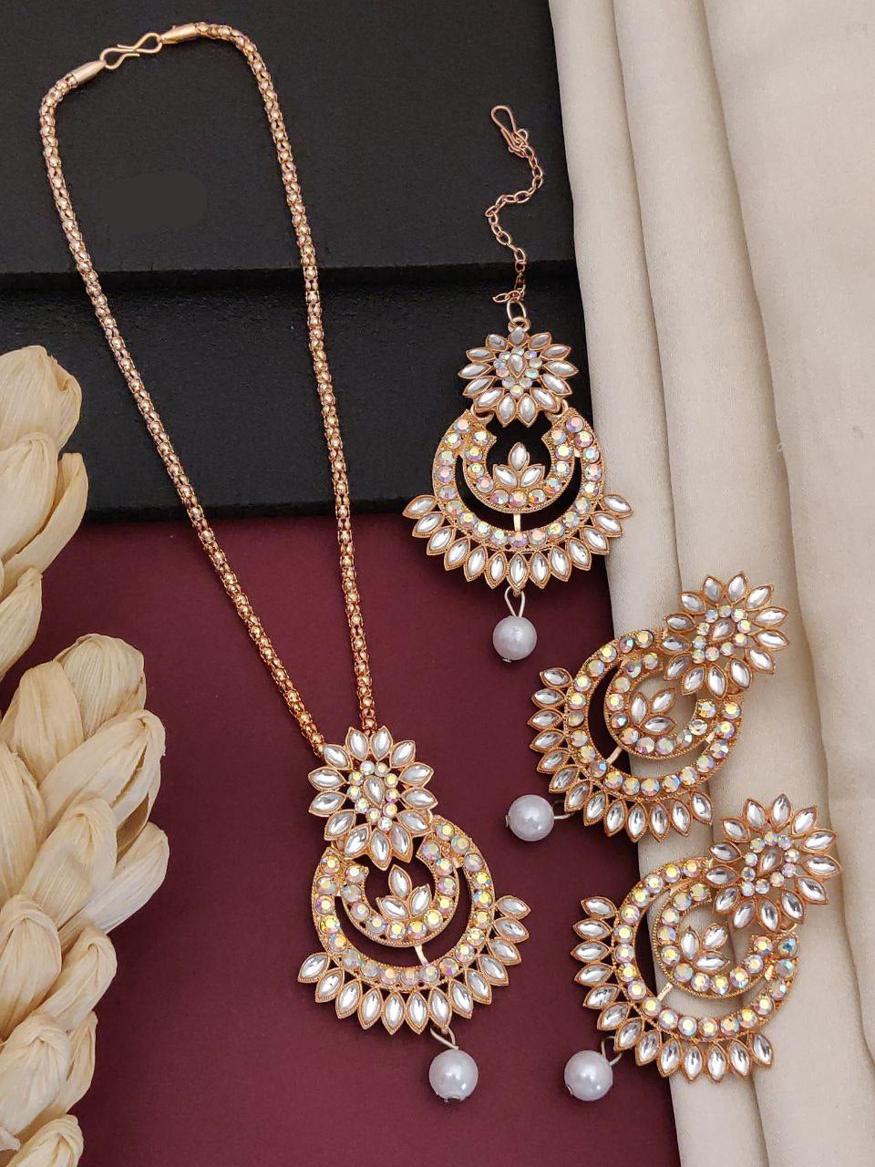 Pearl gold plated necklace set