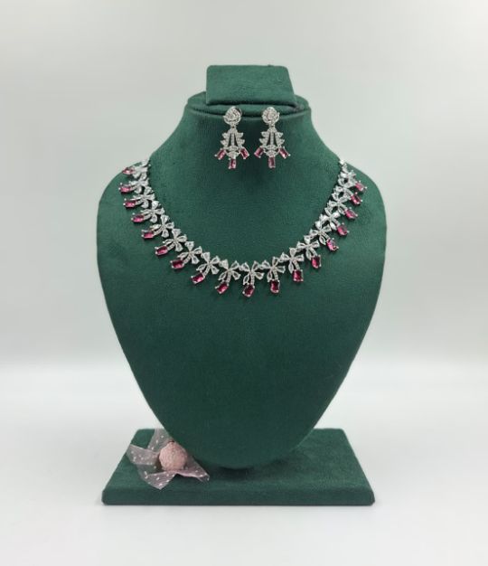 Womens and girls necklace set for weddding
