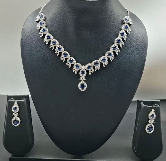 Womens and girls necklace set for weddding