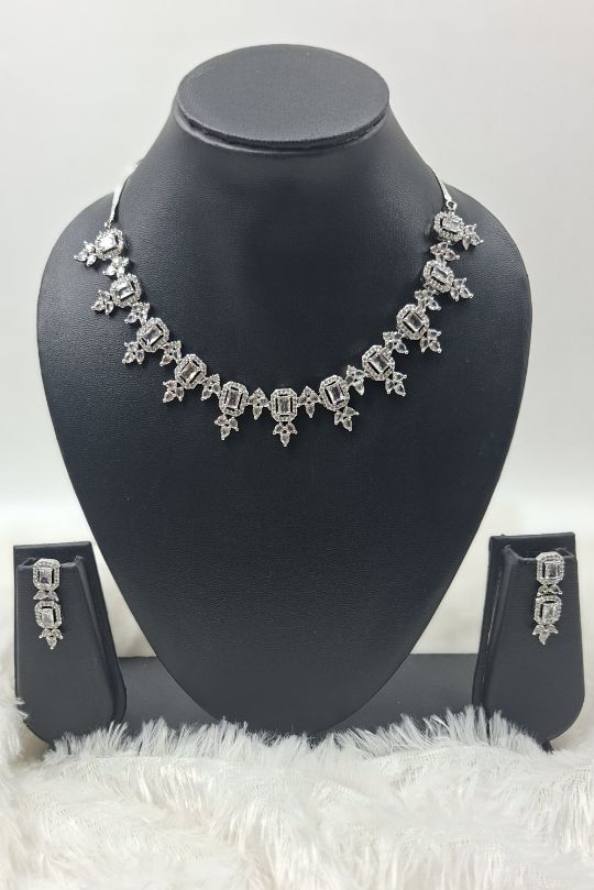 Womens and girls necklace set for weddding