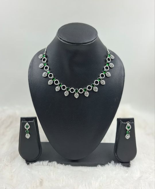 Womens and girls necklace set for weddding