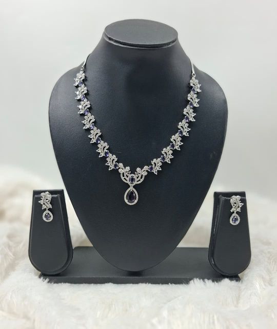 Womens and girls necklace set for weddding